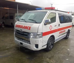 Toyota HiAce 2017 White