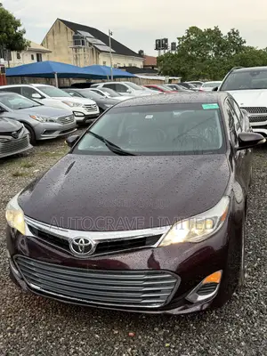 Toyota Avalon XLE Premium Sedan FWD (3.5L 6cyl 6A) 2013 Burgundy