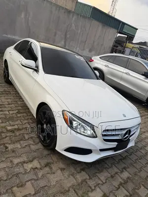 Mercedes-Benz C300 Luxury 4Matic Sedan AWD (2.0L 4cyl 7A) 2016