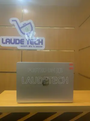 Laptop Apple MacBook Air 2022 M2 8GB Apple M2 SSD 256GB