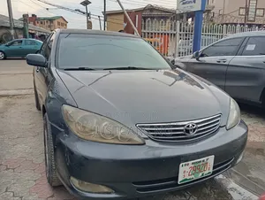 Toyota Camry 2006 Gray