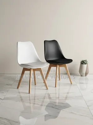 Plastic Modern Dinning Chair With Padded Leather Seat