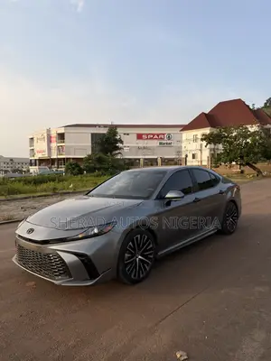 Toyota Camry XSE 2025 Silver