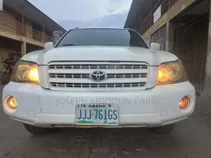 Toyota Highlander V6 AWD 2004 White