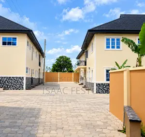 20bdrm Duplex in New Garage / Gbagada for sale