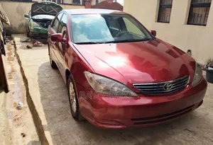 Toyota Camry LE 4dr Sedan (2.4L 4cyl 5A) 2005 Red