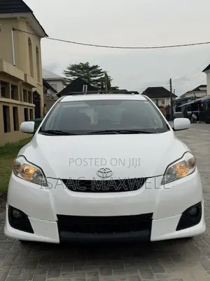 Toyota Matrix 2010 White