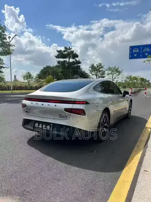 Xiaomi YU7 2025 Silver