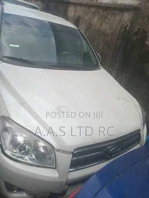 Toyota RAV4 2010 White