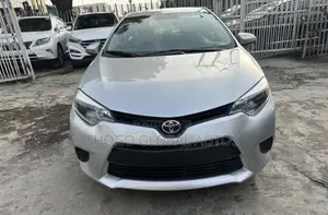 Toyota Corolla LE 4dr Sedan (1.8L 4cyl CVT) 2014 Silver