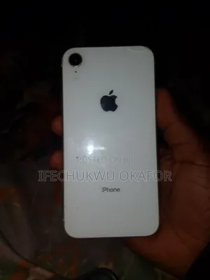 Apple iPhone XR 64 GB White