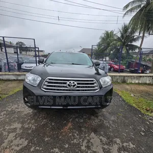 Toyota Highlander SE 2011 Black