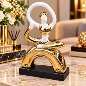 Figurines/Ornaments
