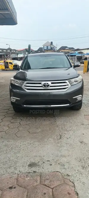 Toyota Highlander Limited 2012 Gray