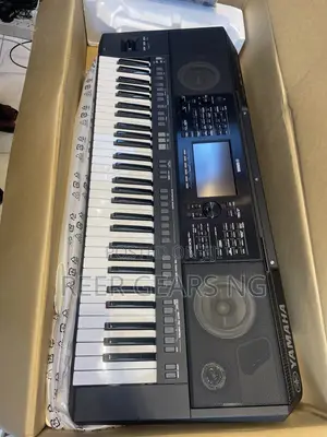 Yamaha PSR SX920 Keyboard