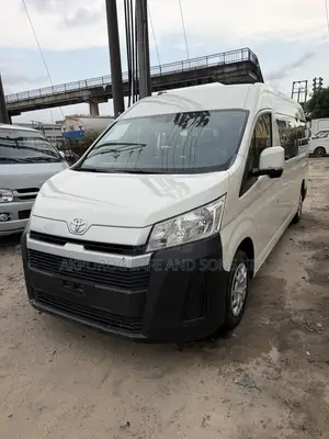 Toyota HiAce 2021 White