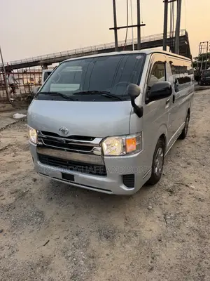 Toyota HiAce 2015 Silver