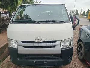 Toyota HiAce 2008 White