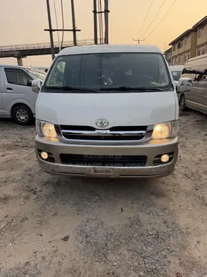 Toyota HiAce 2012 White