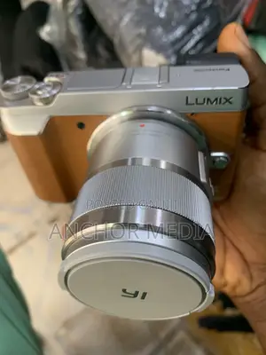 Uk Used Panasonic Lumix GX85 4K Digital With 42.5mm F1.8 Lens