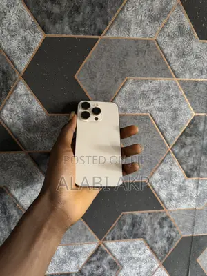 Apple iPhone 16 Pro 128 GB Gold