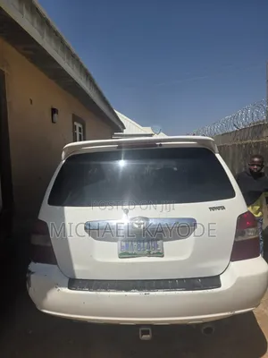Toyota Highlander 2004 White