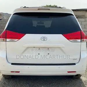 Toyota Sienna LE 7 Passenger 2012 White
