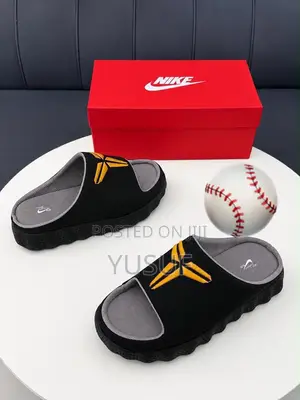 NIKE Slippers