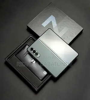 New Samsung Galaxy Z Fold 3 256 GB Green