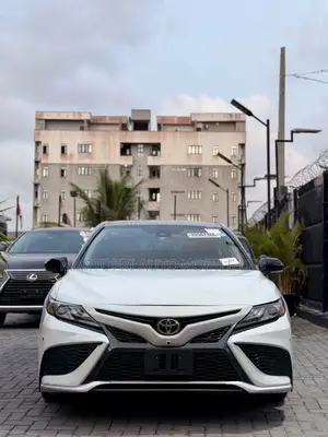 Toyota Camry XSE V6 2022 White