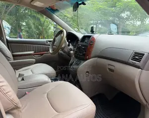 Toyota Sienna 2005 Gold