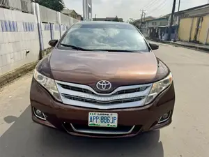 Toyota Venza XLE 2011 Brown