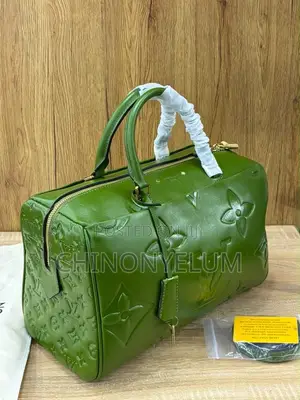 Unisex Pure Leather Luxury Handbag – Premium Designer Travel Bag