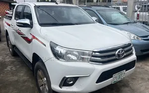 Toyota Hilux 2017 White