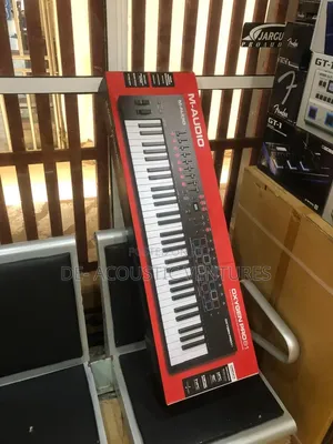 Brand New Yamaha 69 Keys 5 Octave Midi Keyboard