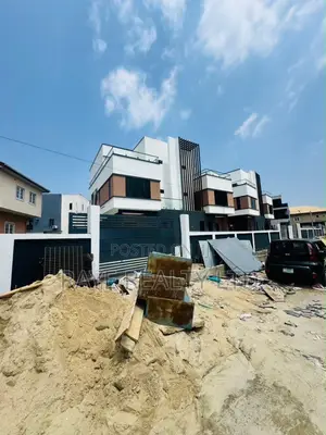 4bdrm Duplex in Gbagada for sale
