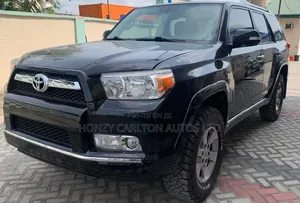 Toyota 4-Runner SR5 4X4 2013 Black