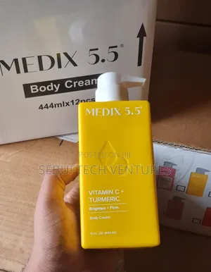 Medix 5.5 Vitamin C + Tumeric Lotion - 444ml