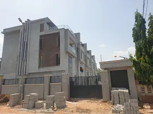 6bdrm Duplex in Wuse for sale