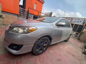 Toyota Matrix S Hatchback AWD (2.4L 4cyl 4A) 2009 Silver