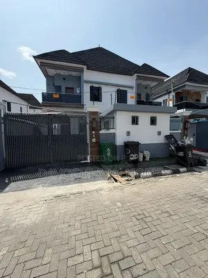 4bdrm Duplex in Chevron for sale