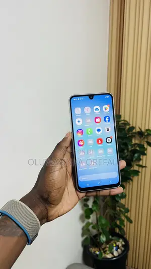 Samsung Galaxy A17 128 GB Gray