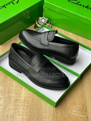 Men's Clarks Pebble Grain Leather Loafers