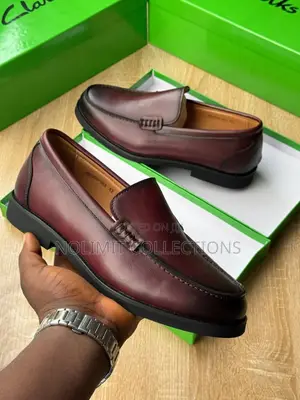 Clarks Men's Leather Loafers in Burgundy and Black Colour