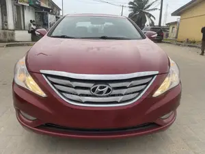 Hyundai Sonata Limited Sedan FWD (2.4L 4cyl 6A) 2011 Red