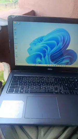 New Laptop Dell Inspiron 15 5567 8GB Intel Core i5 HDD 1T