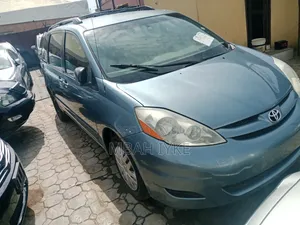 Toyota Sienna CE 2005 Blue
