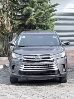 Toyota Highlander LE V6 4x2 (3.5L 6cyl 6A) 2016 Gray
