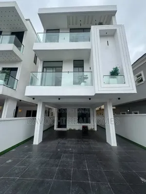 5bdrm Duplex in Chevron for sale