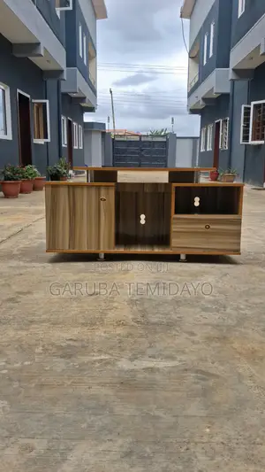 Neat 4ft TV Stand